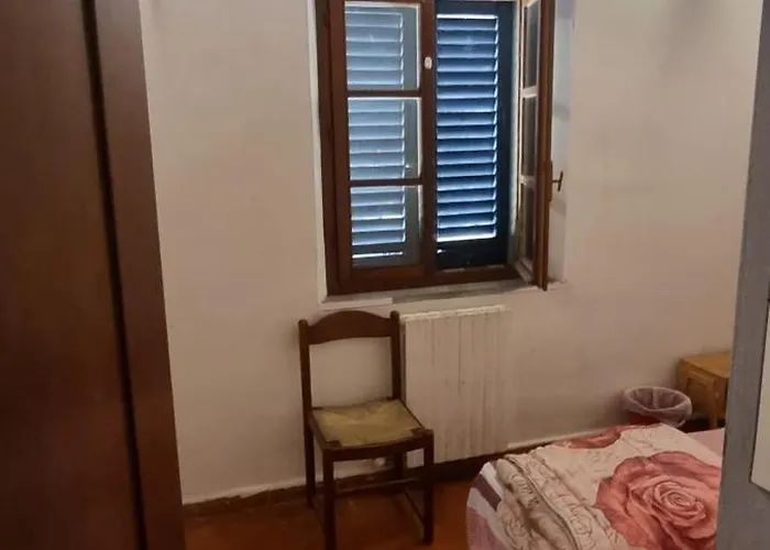 Cozy Bedroom Pisa